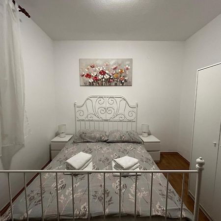 Apartman Petra Kaštela Eksteriør billede